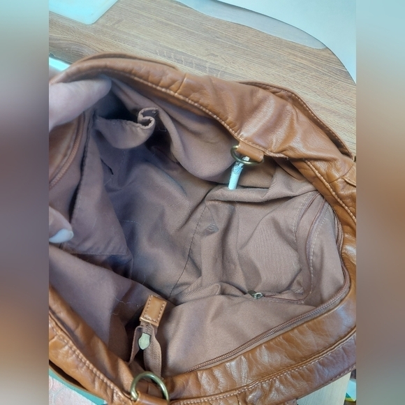 Bentley Leathers Cargo Medium Buterscotch Soft Satchel Handbag - Picture 14 of 16